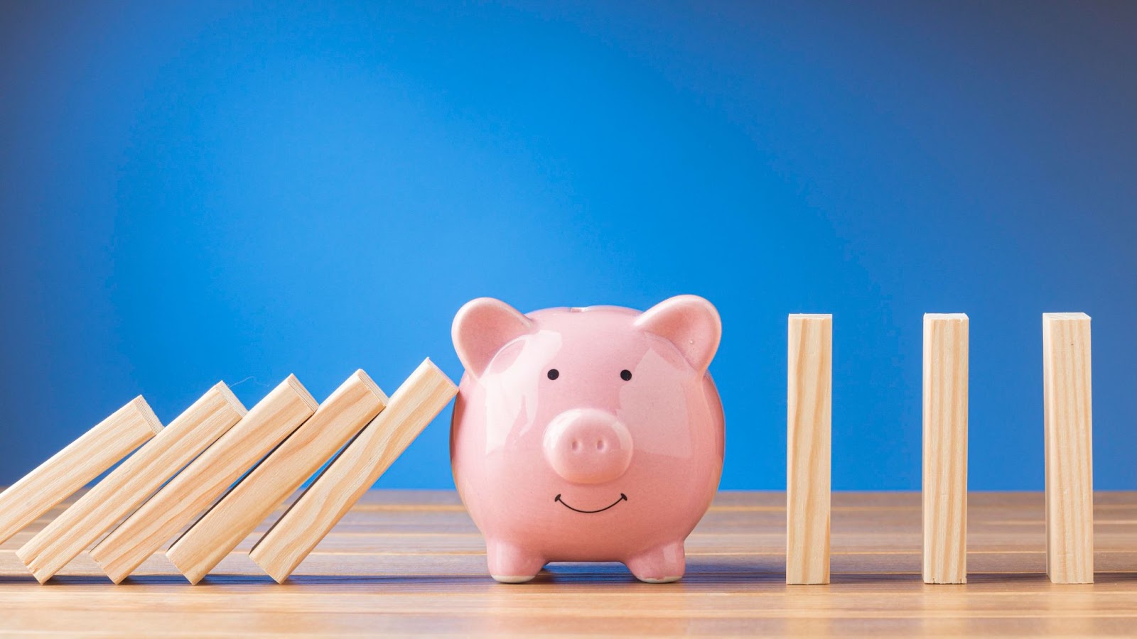 a piggy bank representing rent now Pay later to encourage budgeting for rent payments.